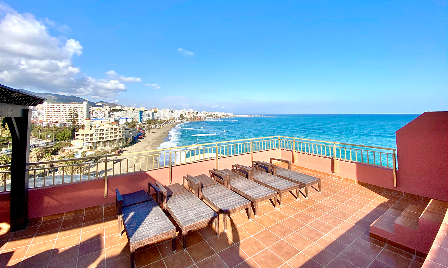 2 Bedroom Penthouse (Sea Views) - Roof Terrace