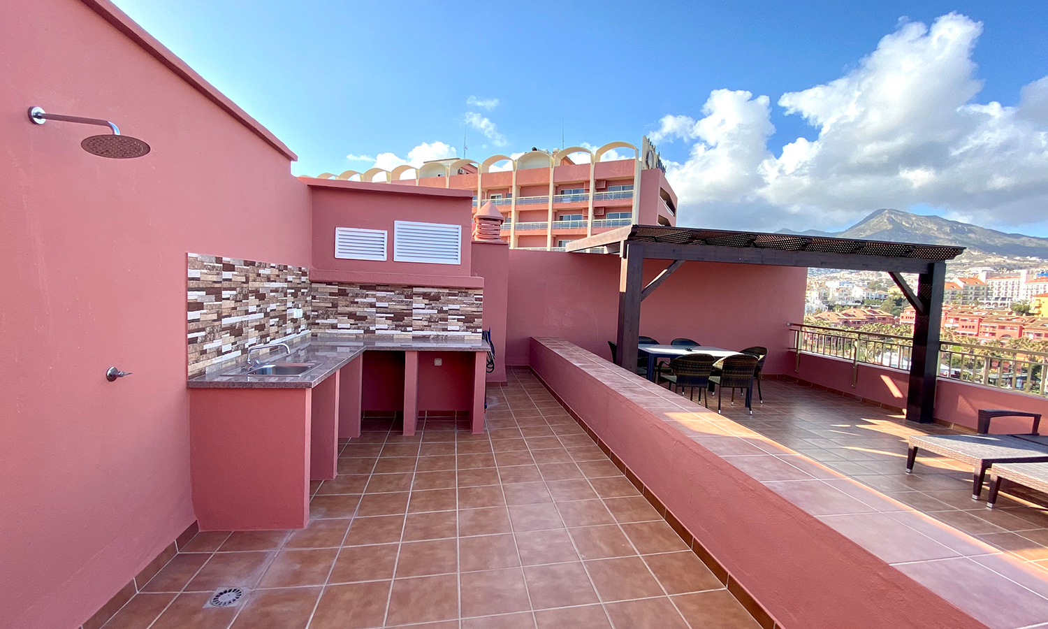 2 Bedroom Penthouse - Roof Terrace